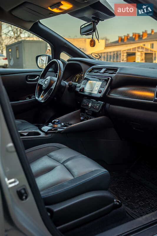 Хетчбек Nissan Leaf 2019 в Чернівцях