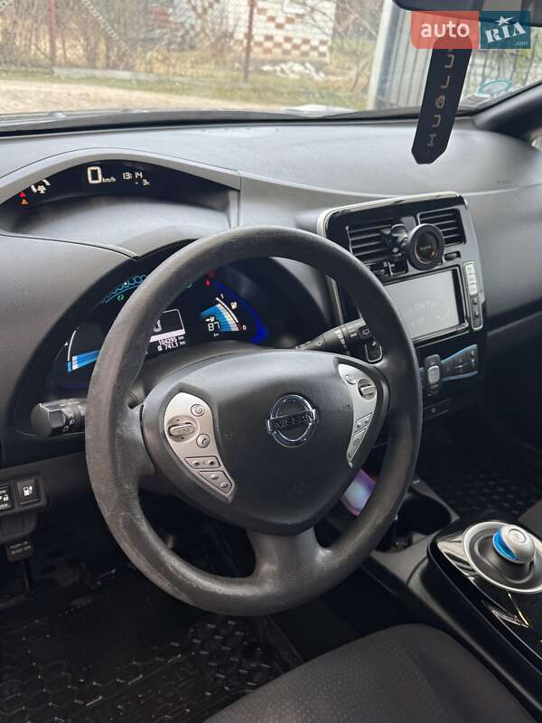 Хэтчбек Nissan Leaf 2014 в Львове