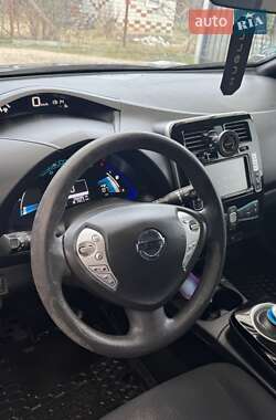 Хэтчбек Nissan Leaf 2014 в 