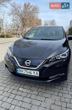 Хэтчбек Nissan Leaf 2019 в 