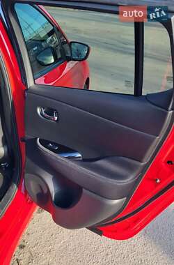 Хэтчбек Nissan Leaf 2019 в 