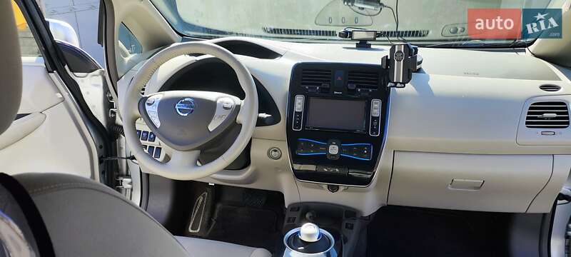 Хэтчбек Nissan Leaf 2012 в Виннице