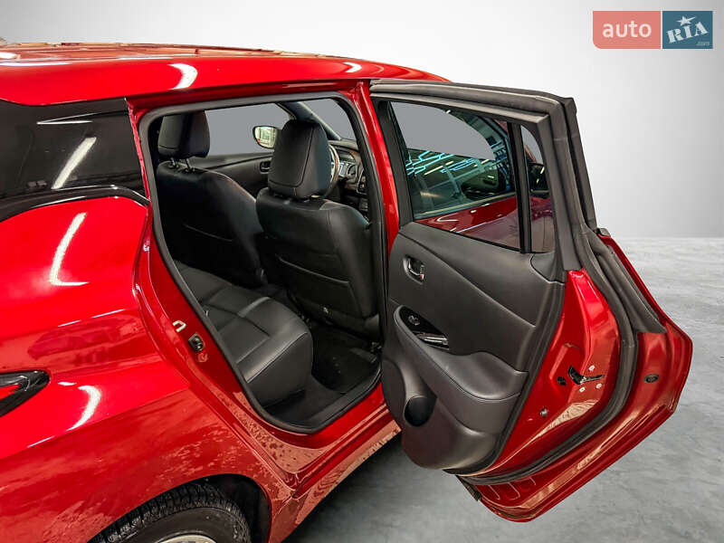 Хетчбек Nissan Leaf 2018 в Києві