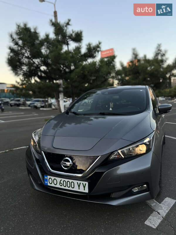 Хетчбек Nissan Leaf 2018 в Одесі