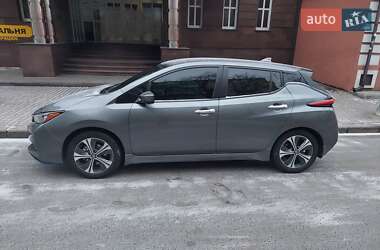 Хэтчбек Nissan Leaf 2021 в 