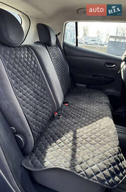 Хэтчбек Nissan Leaf 2013 в 