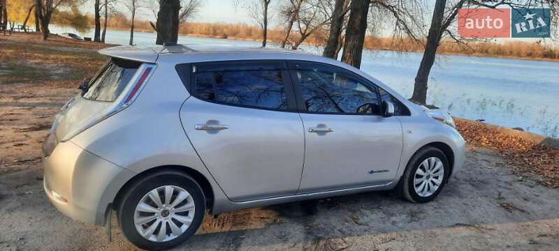 Хетчбек Nissan Leaf 2014 в Кременчуці