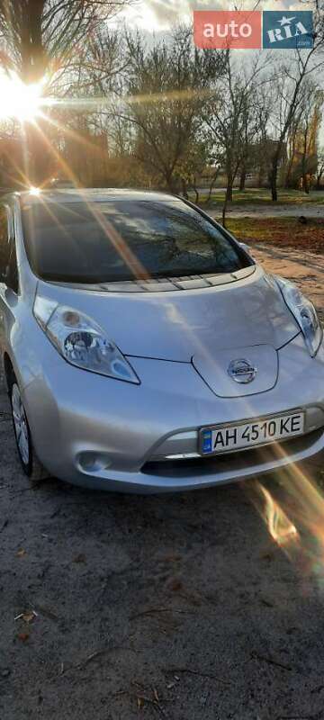 Хетчбек Nissan Leaf 2014 в Кременчуці