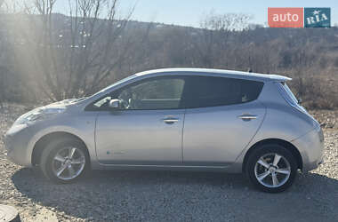 Хэтчбек Nissan Leaf 2013 в 