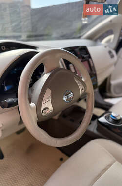 Хэтчбек Nissan Leaf 2012 в Виннице