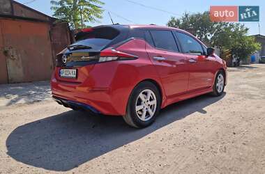 Хэтчбек Nissan Leaf 2018 в 