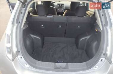 Хэтчбек Nissan Leaf 2015 в 