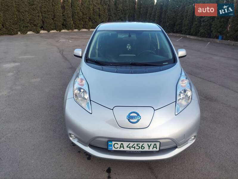 Хэтчбек Nissan Leaf 2015 в Умани фото 2 Хэтчбек Nissan Leaf 2015 в Умани