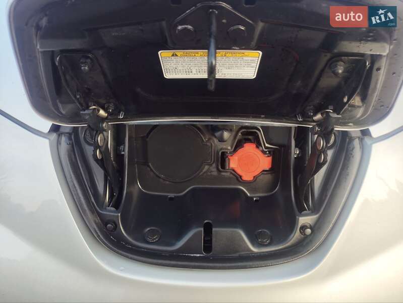 Хэтчбек Nissan Leaf 2015 в Умани фото 18 Хэтчбек Nissan Leaf 2015 в Умани