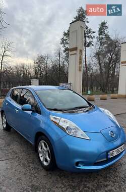 Хетчбек Nissan Leaf 2014 в Дніпрі