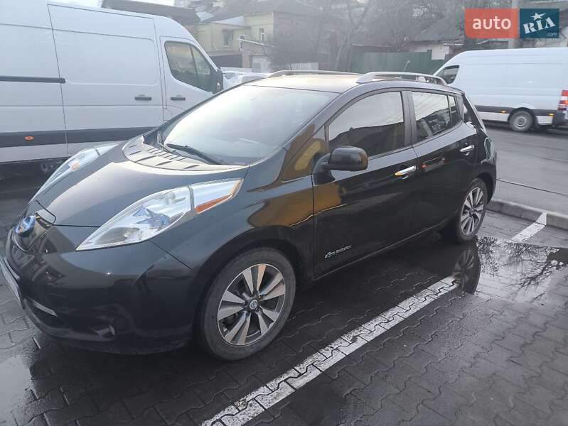 Хетчбек Nissan Leaf 2013 в 