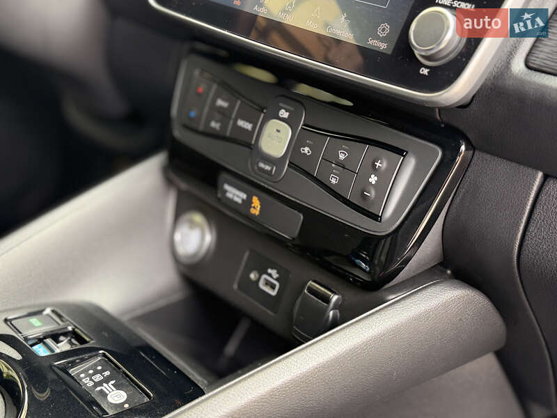 Хетчбек Nissan Leaf 2019 в Одесі