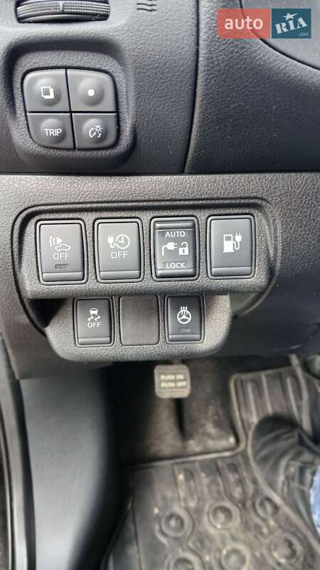 Хэтчбек Nissan Leaf 2014 в Кременчуге фото 9 Хэтчбек Nissan Leaf 2014 в Кременчуге