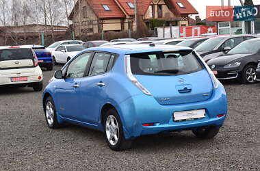 Хэтчбек Nissan Leaf 2013 в 
