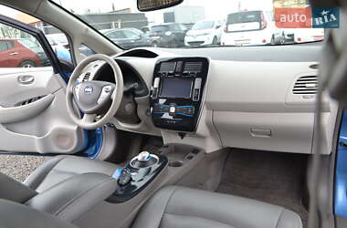 Хэтчбек Nissan Leaf 2013 в 