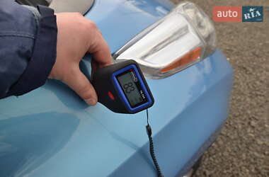 Хэтчбек Nissan Leaf 2013 в 