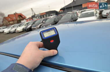 Хэтчбек Nissan Leaf 2013 в 