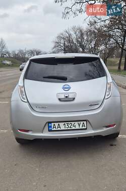 Хэтчбек Nissan Leaf 2015 в Кропивницком