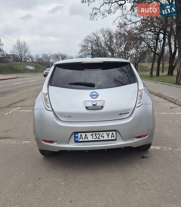 Хетчбек Nissan Leaf 2015 в Кропивницькому фото 3 Хетчбек Nissan Leaf 2015 в Кропивницькому