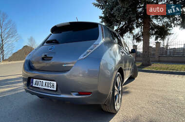 Хэтчбек Nissan Leaf 2014 в 