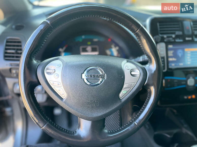 Хэтчбек Nissan Leaf 2014 в Луцке