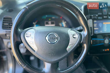 Хэтчбек Nissan Leaf 2014 в 