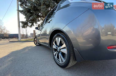 Хэтчбек Nissan Leaf 2014 в 