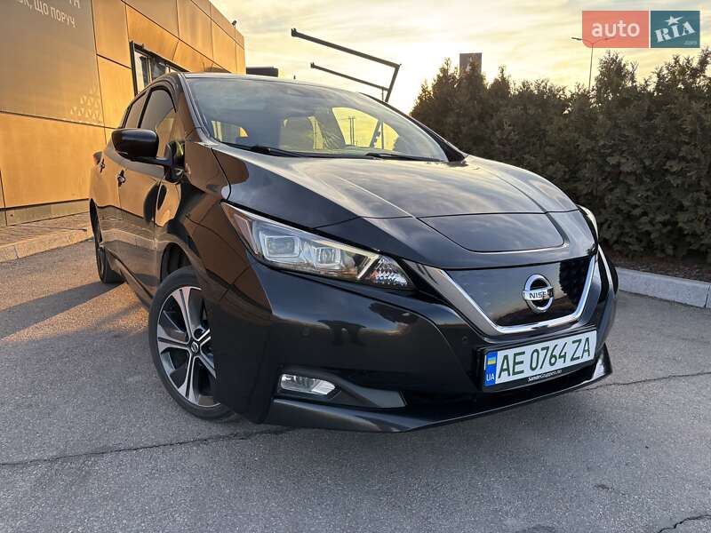 Хэтчбек Nissan Leaf 2018 в Днепре