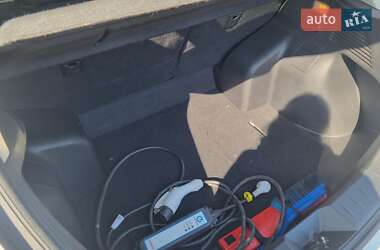 Хетчбек Nissan Leaf 2014 в 