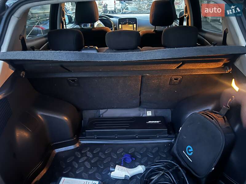 Хэтчбек Nissan Leaf 2015 в Ровно