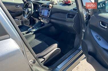 Хэтчбек Nissan Leaf 2019 в 