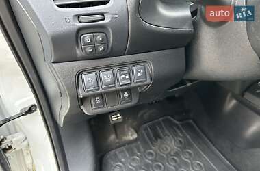 Хэтчбек Nissan Leaf 2014 в 
