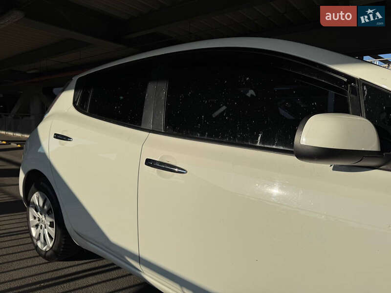 Хэтчбек Nissan Leaf 2016 в Киеве