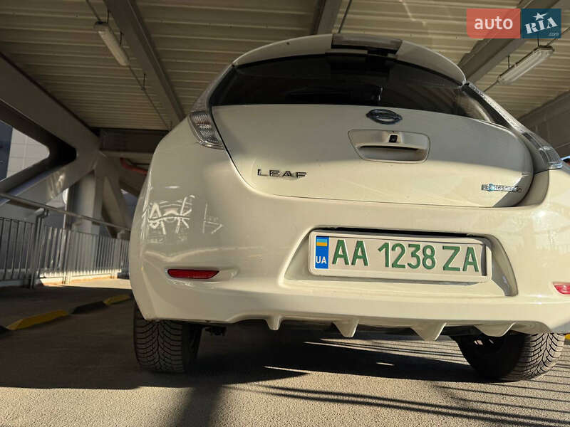 Хэтчбек Nissan Leaf 2016 в Киеве