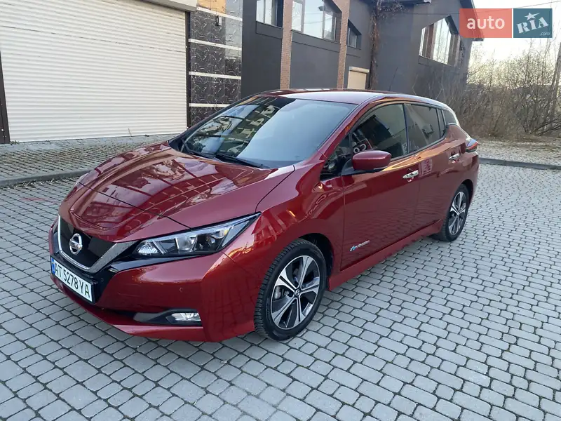 Хэтчбек Nissan Leaf 2018 в 