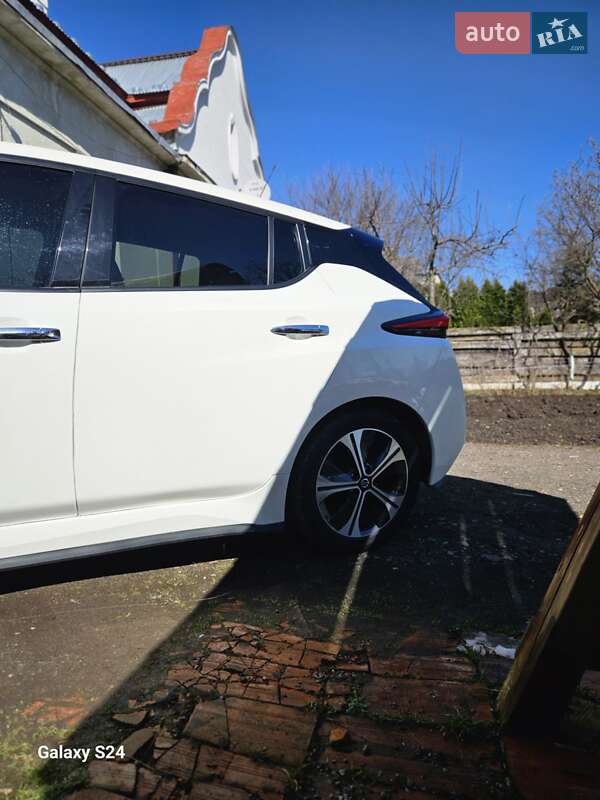 Хэтчбек Nissan Leaf 2018 в Дрогобыче фото 5 Хэтчбек Nissan Leaf 2018 в Дрогобыче