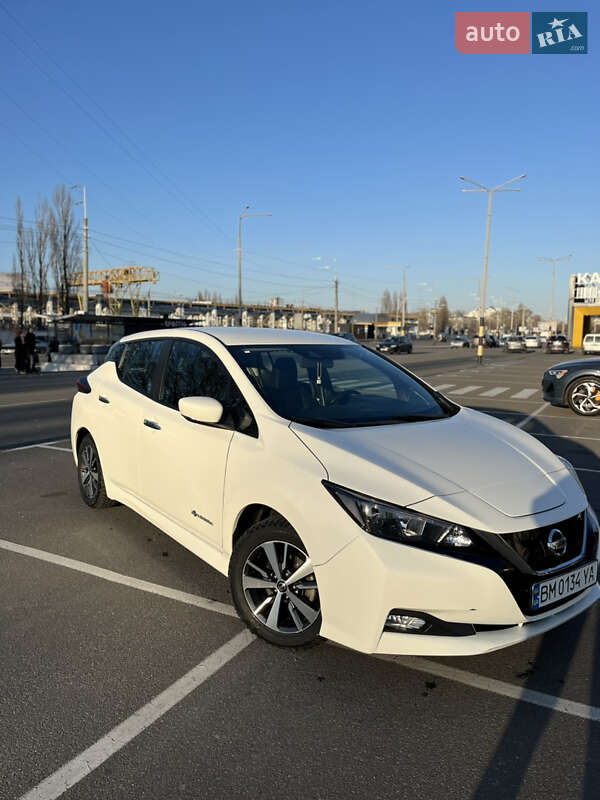 Хэтчбек Nissan Leaf 2019 в Конотопе
