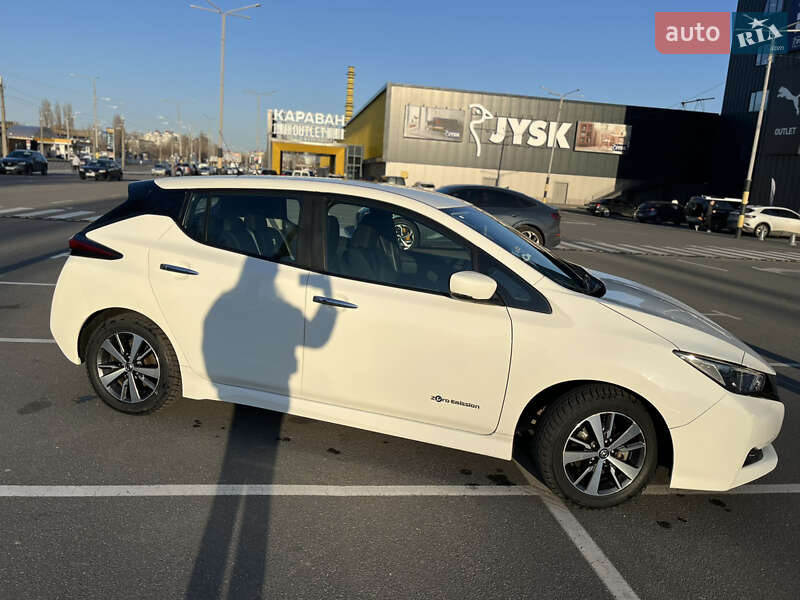 Хэтчбек Nissan Leaf 2019 в Конотопе