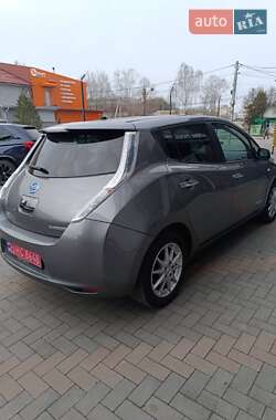 Хэтчбек Nissan Leaf 2015 в 