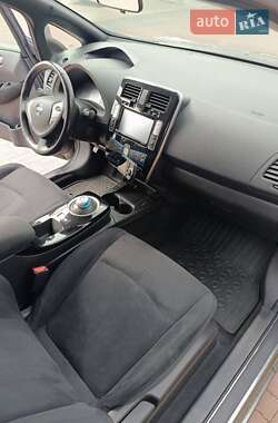 Хэтчбек Nissan Leaf 2015 в 