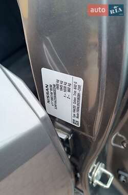 Хэтчбек Nissan Leaf 2015 в 