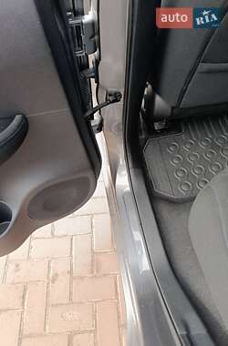 Хэтчбек Nissan Leaf 2015 в 