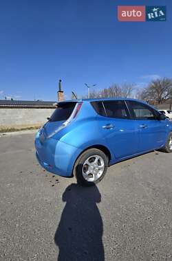 Хетчбек Nissan Leaf 2012 в 