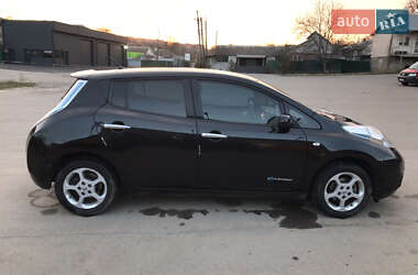 Хэтчбек Nissan Leaf 2014 в 