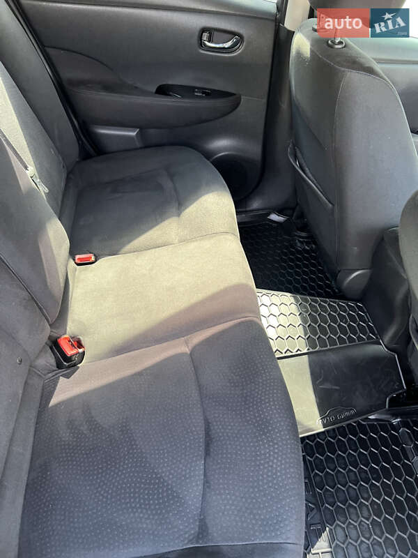 Хэтчбек Nissan Leaf 2013 в Днепре